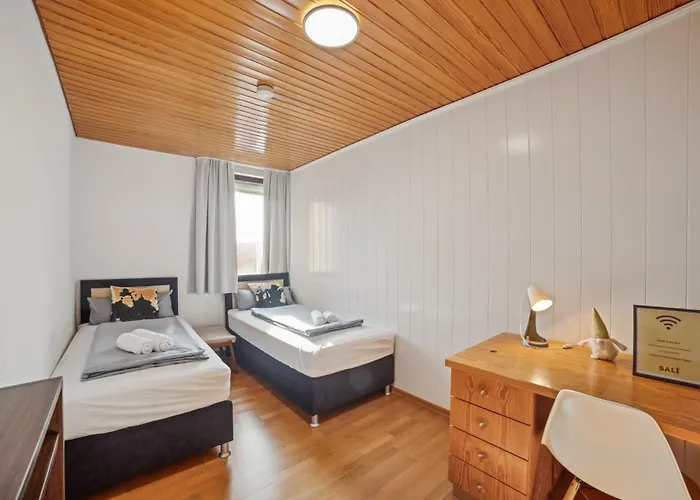 Sali Homes K39 Monte-carlo -spacious 6-bedroom With Terrace And Garden Views In Ideal For Groups דירה באיירוט